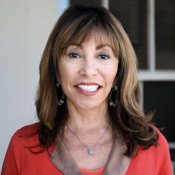 Portrait of Georgette Romero, Associate Broker